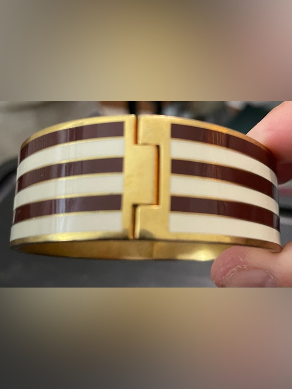 UC Henri Bendel Gold-Tone Brown & Cream Striped Hinged Bangle Bracelet - Picture 3 of 7